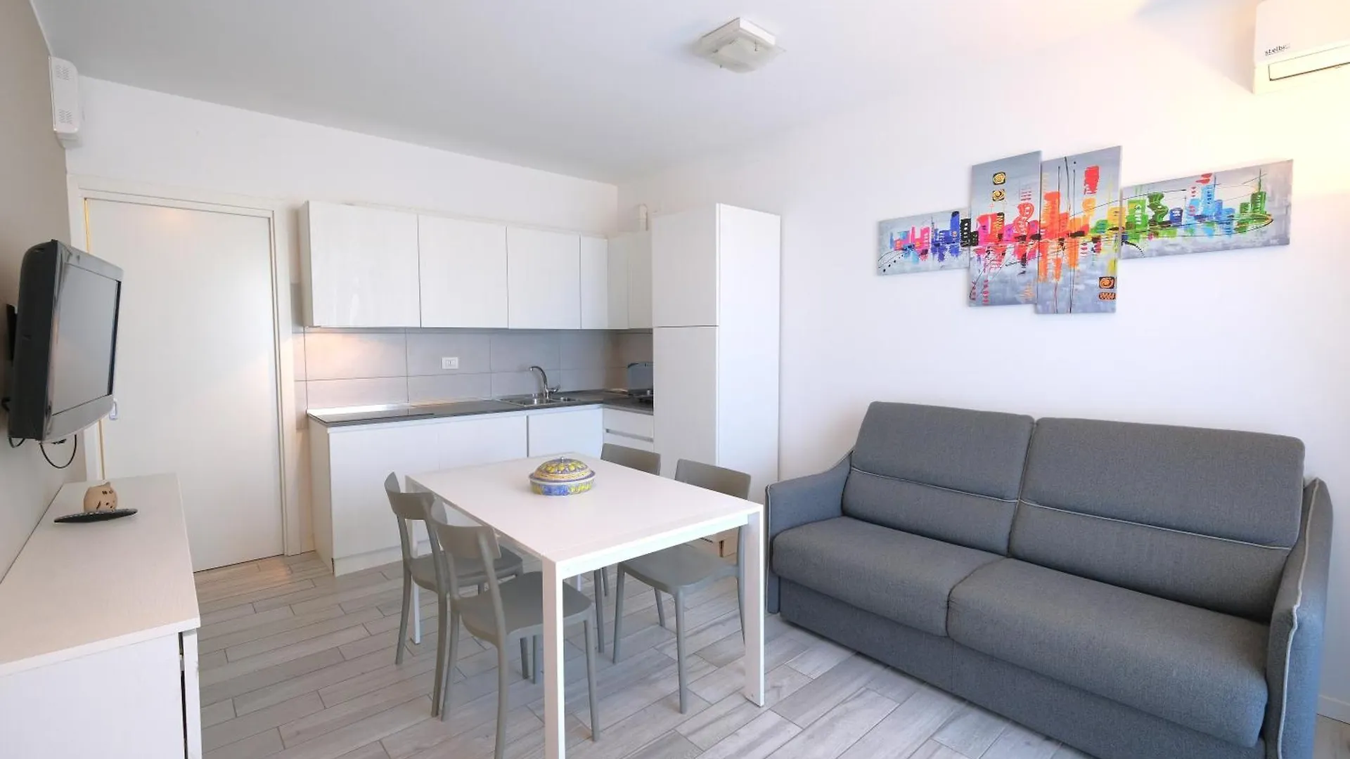 Wave Village Piazza Trieste Τζεσόλο Λίντο 0*,  Ιταλία