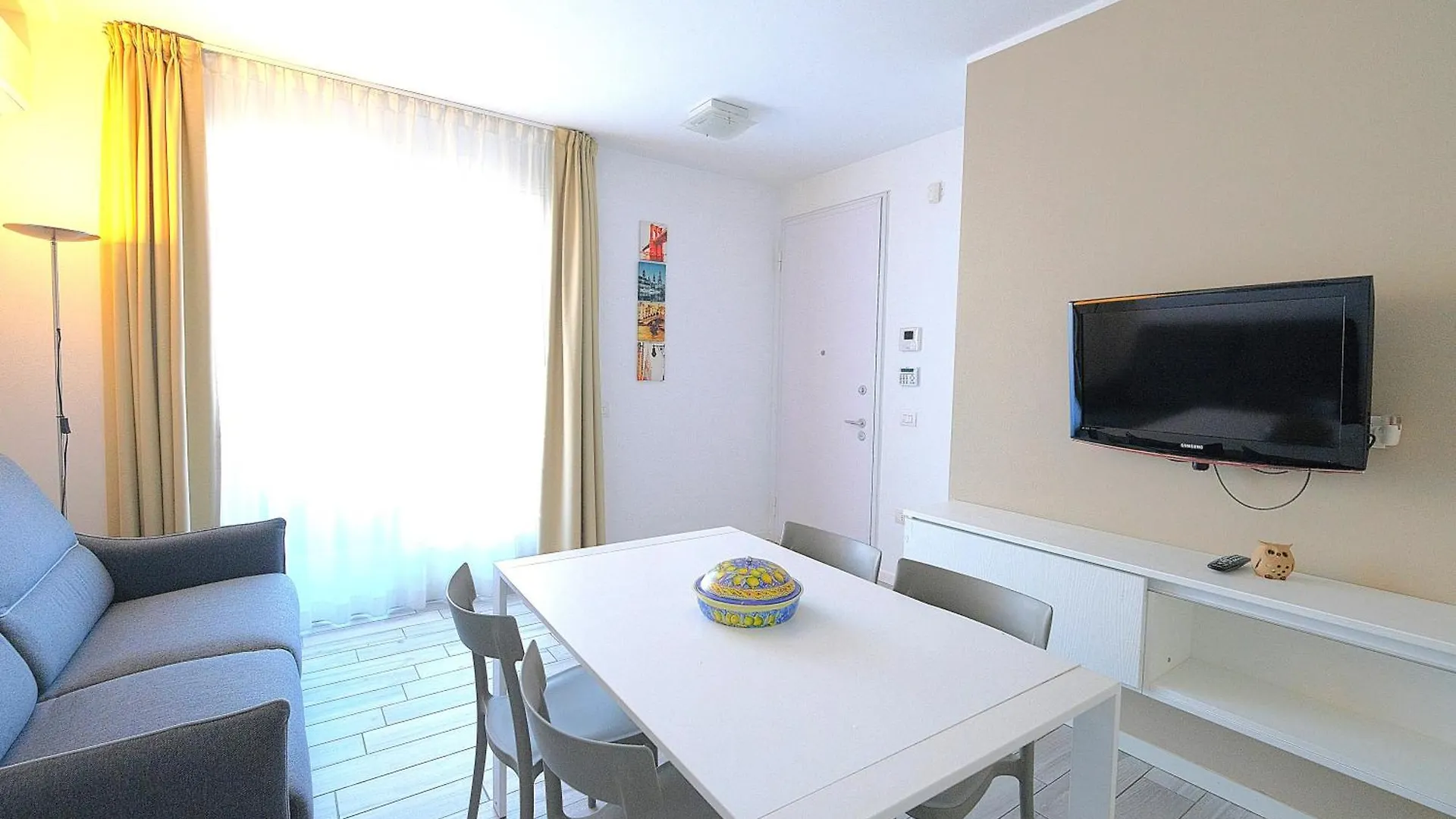 Wave Village Piazza Trieste Lido di Jesolo Apartment