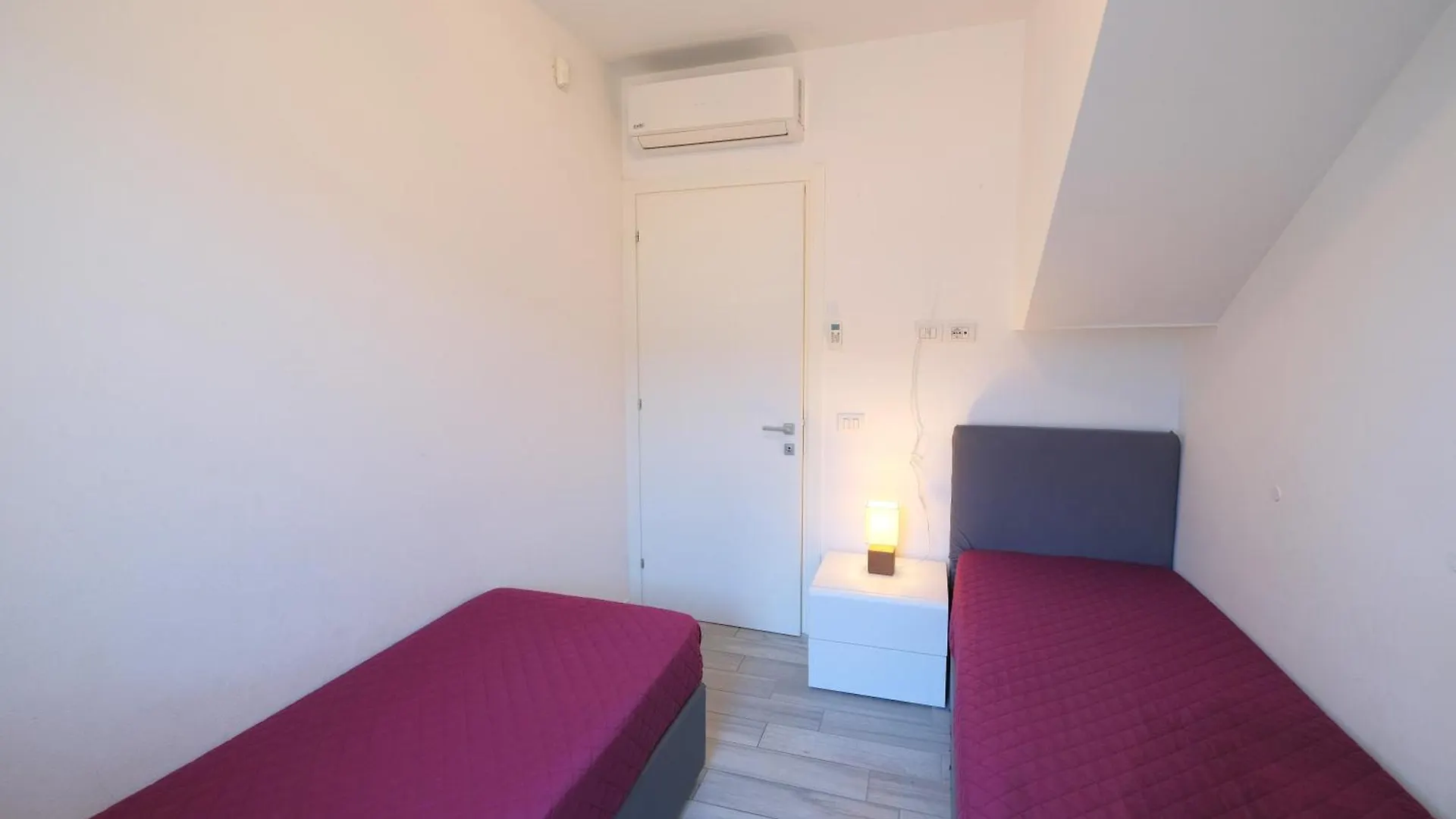 Wave Village Piazza Trieste Lido di Jesolo 0*,